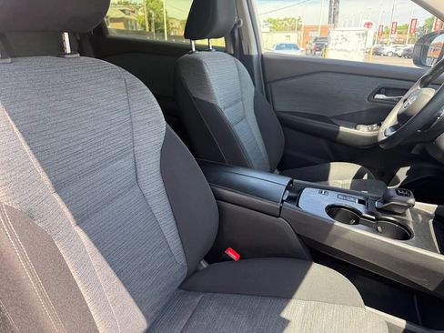 Used 2023 Nissan Rogue SV FWD image 18
