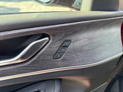 Used 2024 Jeep Grand Cherokee L Limited w/ Black Appearance Package image 24