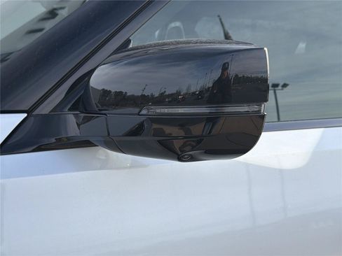 New 2026 INFINITI QX80 4WD w/ Sport Exterior Package image 60