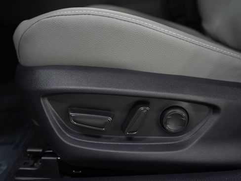 Used 2025 Toyota Camry SE image 21