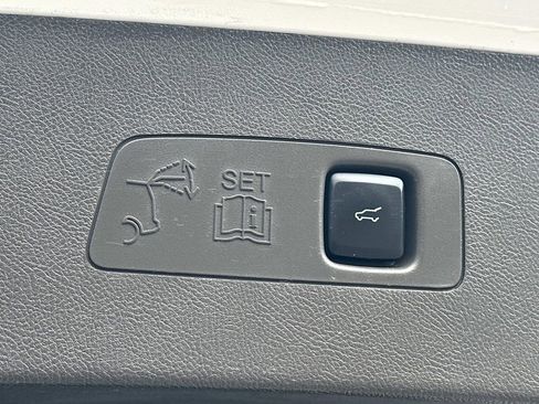 Used 2022 Lincoln Corsair Reserve w/ Equipment Group 201A image 19