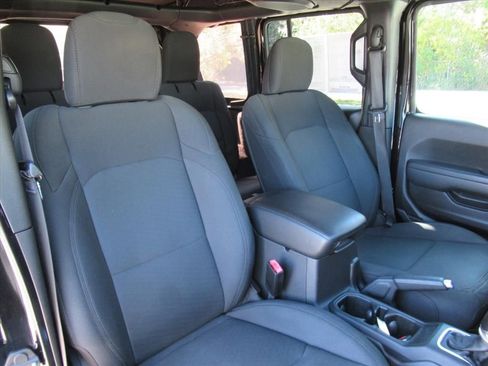 Used 2022 Jeep Wrangler Unlimited Sport image 8