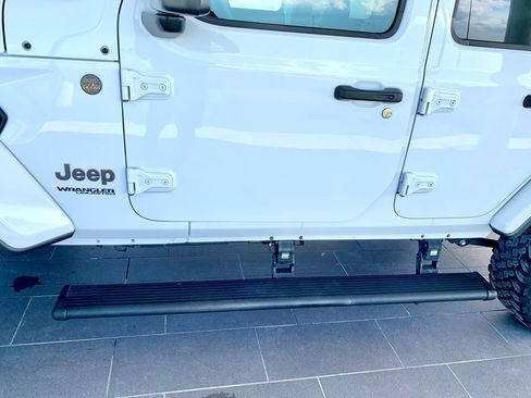 Used 2021 Jeep Wrangler Unlimited Rubicon w/ Trailer Tow Package AWD/4WD image 45