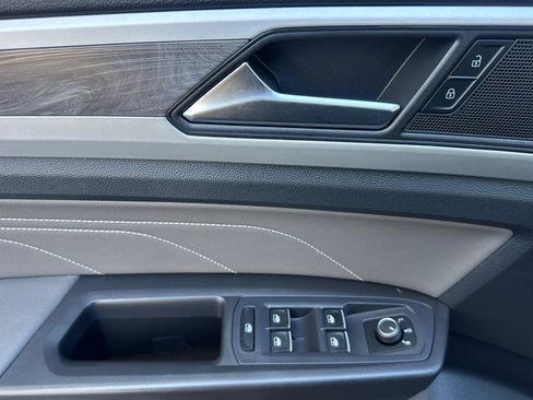 Used 2022 Volkswagen Atlas Cross Sport SE image 10