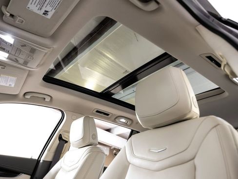 Used 2020 Cadillac XT6 Premium Luxury FWD image 4