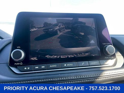 Used 2024 Nissan Rogue SV FWD image 16