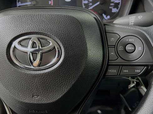 Used 2025 Toyota Corolla LE FWD image 20