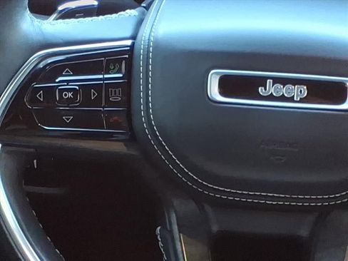 Used 2021 Jeep Grand Cherokee L Overland w/ Luxury Tech Group IV image 10