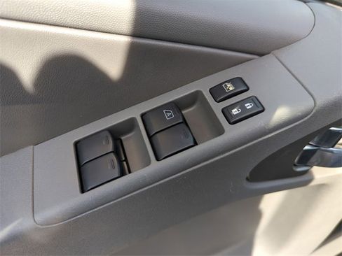 Certified 2019 Nissan Frontier SL image 30