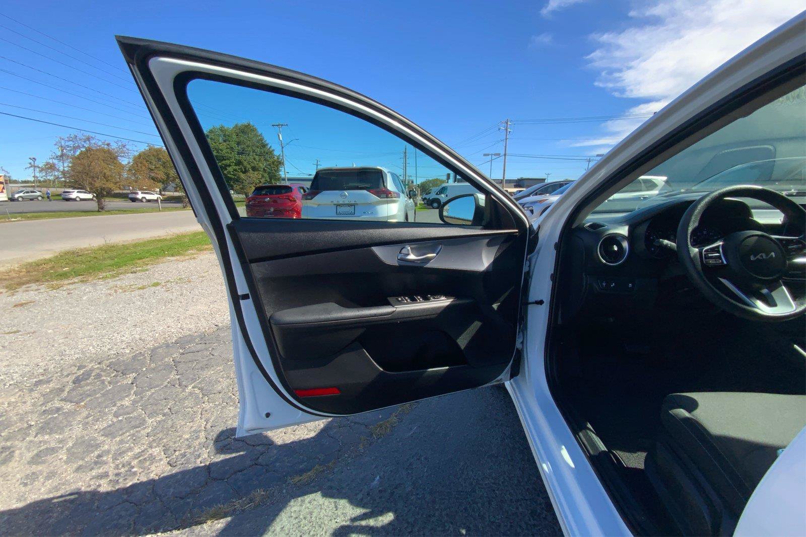 Used 2023 Kia Forte LXS w/ LXS Technology Package FWD image 19