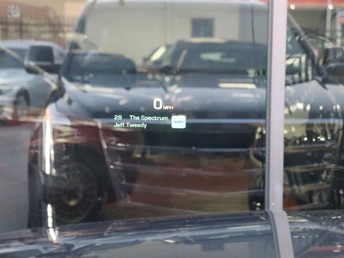 Used 2020 Cadillac Escalade ESV Premium Luxury image 27