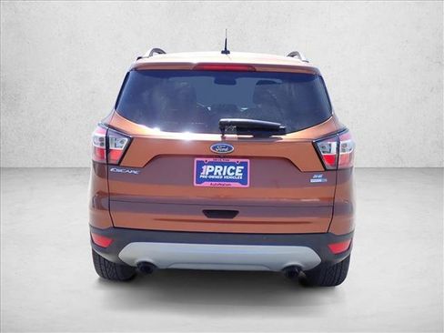 Used 2017 Ford Escape SE w/ Equipment Group 201A AWD/4WD image 3