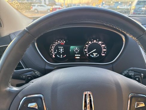 Used 2017 Lincoln MKX Reserve w/ Driver Assistance Package image 25