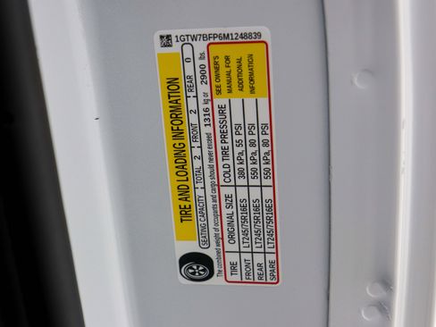 Used 2021 GMC Savana 2500 Extended w/ Driver Convenience Package image 32