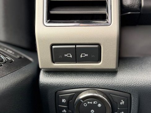 Used 2022 Ford F350 Lariat image 29