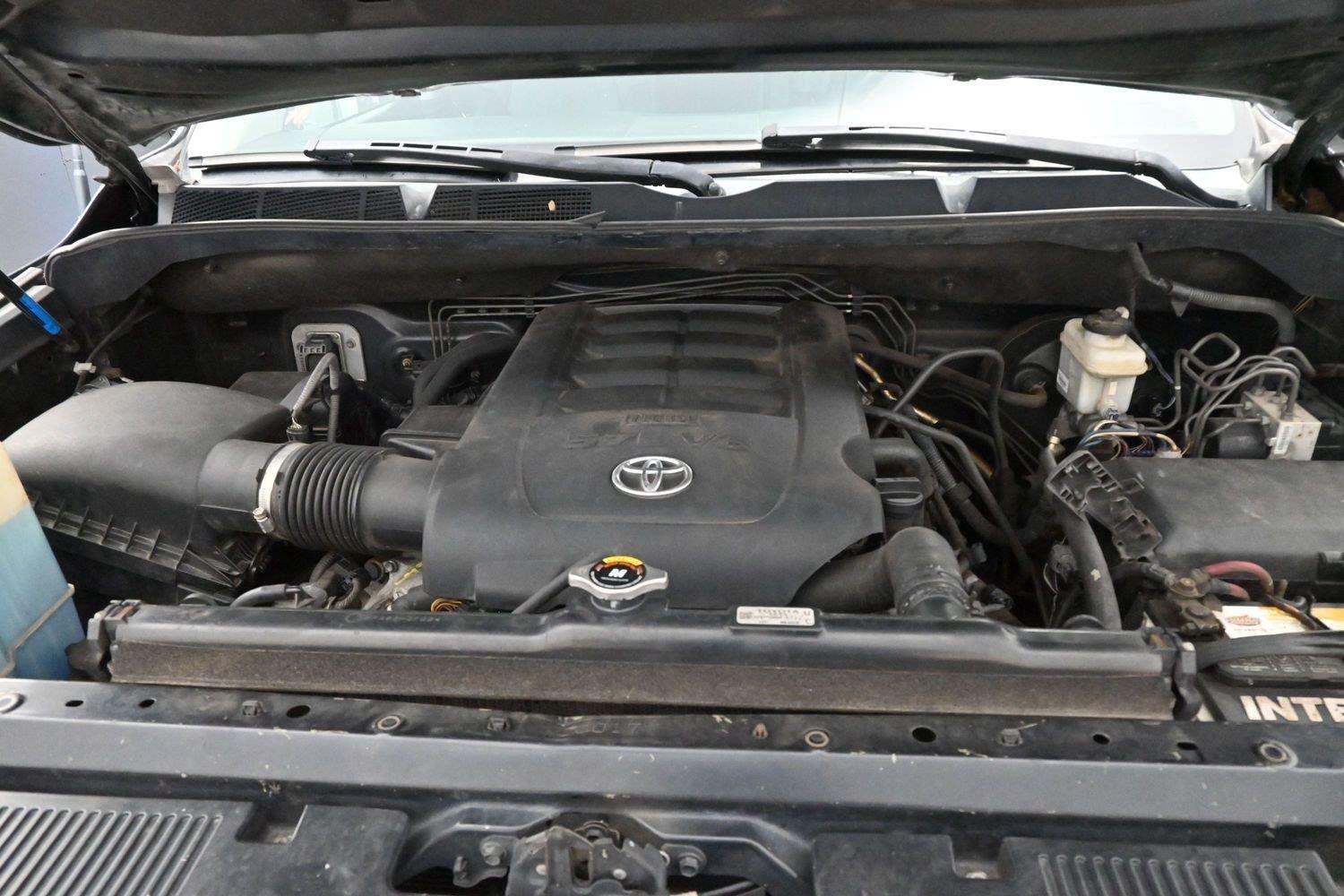 Used 2015 Toyota Tundra Limited w/ Limited Premium Package AWD/4WD image 33