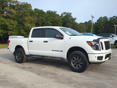 Used 2019 Nissan Titan SL w/ Midnight Edition image 2