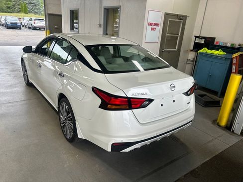 Used 2024 Nissan Altima 2.5 SL AWD/4WD image 7