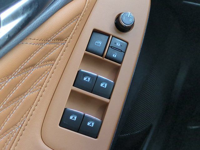 Used 2019 Toyota Avalon Limited FWD image 24