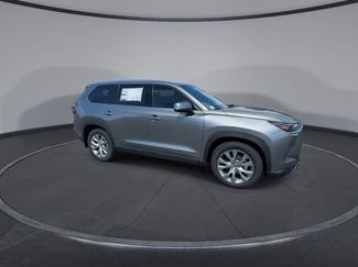 New 2026 Toyota Grand Highlander Limited video 2