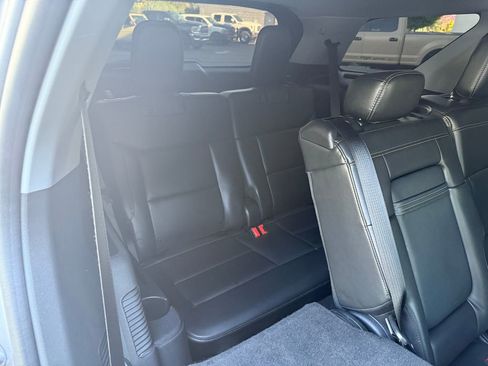 Used 2024 Ford Explorer XLT w/ Equipment Group 202A AWD/4WD image 28