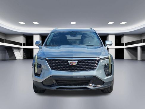 Used 2024 Cadillac XT4 Premium Luxury FWD image 6