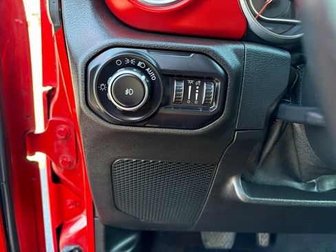 Used 2018 Jeep Wrangler Unlimited Rubicon image 23