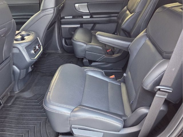 Used 2027 Ford Expedition Platinum RWD image 13