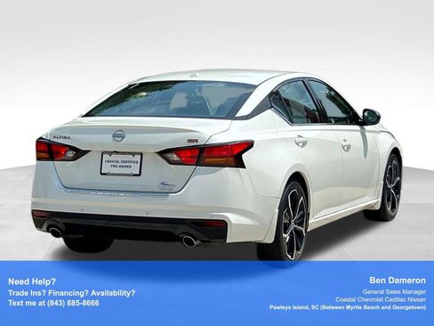 Used 2023 Nissan Altima 2.5 SR FWD image 11