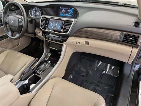 Used 2017 Honda Accord EX-L image 34