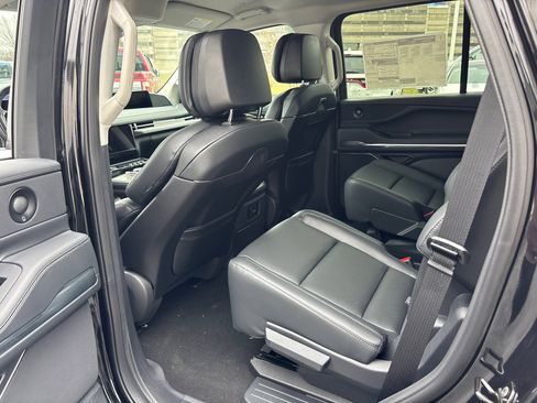 New 2026 Lincoln Navigator Premiere AWD/4WD image 26