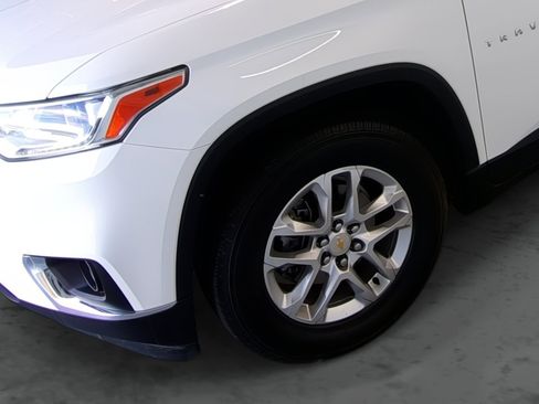 Used 2021 Chevrolet Traverse LT FWD image 7
