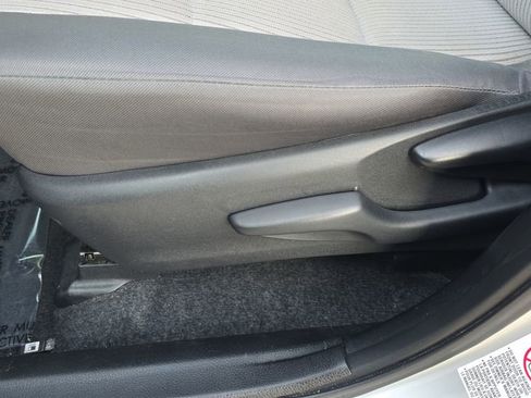 Used 2014 Toyota RAV4 LE image 17