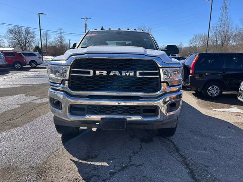 Used 2020 RAM 2500 Tradesman w/ Chrome Appearance Group AWD/4WD image 5