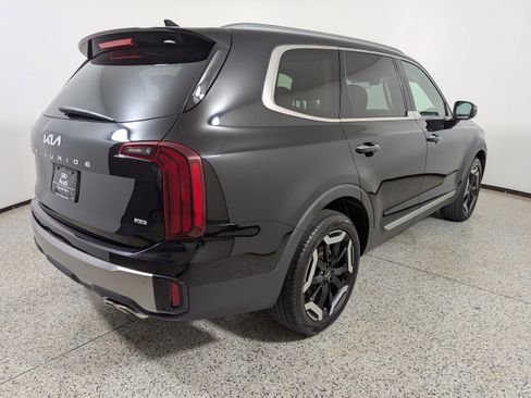 Used 2025 Kia Telluride S AWD/4WD image 38