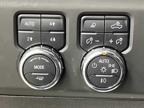 Used 2024 GMC Sierra 2500 AT4 w/ AT4 Preferred Package AWD/4WD image 32