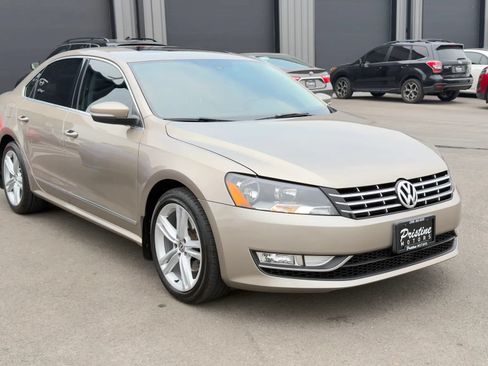 Used 2015 Volkswagen Passat TDI SEL Premium FWD image 2