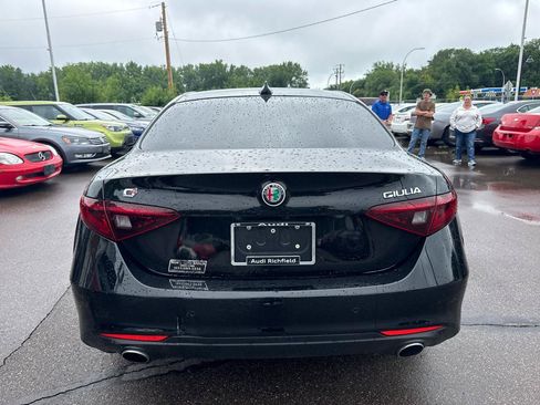 Used 2018 Alfa Romeo Giulia AWD image 6