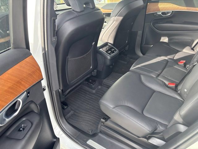 Used 2024 Volvo XC90 B5 Plus AWD/4WD image 6