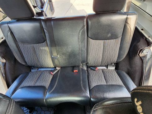 Used 2014 Jeep Wrangler Unlimited Sport AWD/4WD image 33