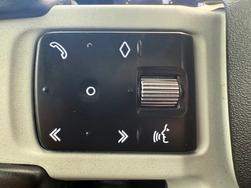 Used 2022 Land Rover Defender 110 S AWD/4WD image 40