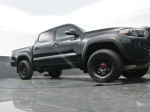Used 2018 Toyota Tacoma TRD Pro AWD/4WD image 25