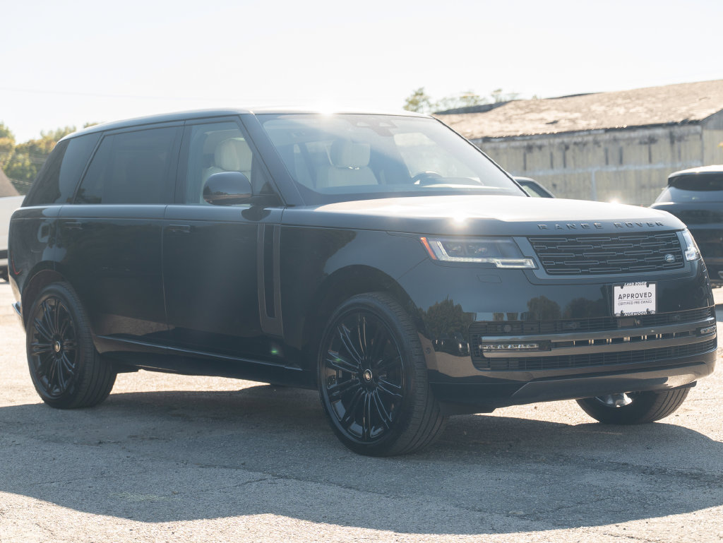 Used 2025 Land Rover Range Rover Long Wheelbase SE AWD/4WD image 3