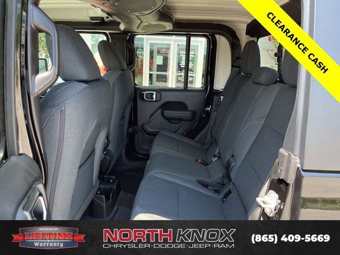 New 2025 Jeep Gladiator Sport image 13