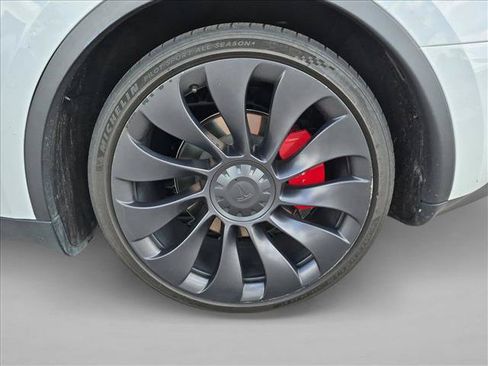 Used 2023 Tesla Model Y Performance AWD/4WD image 15