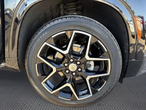 Certified 2025 Chevrolet Traverse High Country FWD image 10