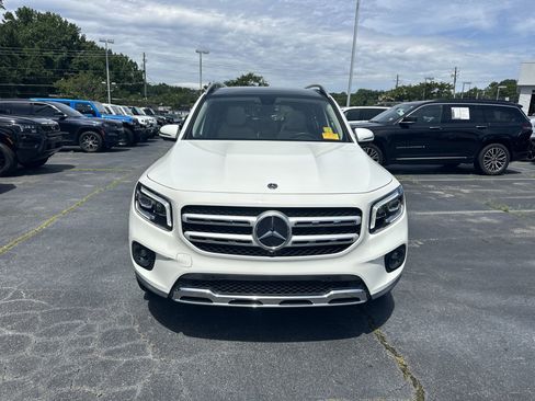 Used 2022 Mercedes-Benz GLB 250 4MATIC image 4