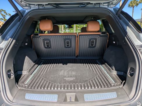 Certified 2024 Cadillac XT5 Premium Luxury w/ LPO, Floor Liner Package image 11