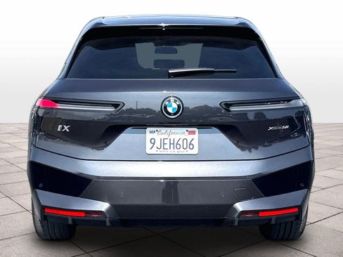 Used 2024 BMW iX xDrive50 w/ Sport Package AWD/4WD image 8