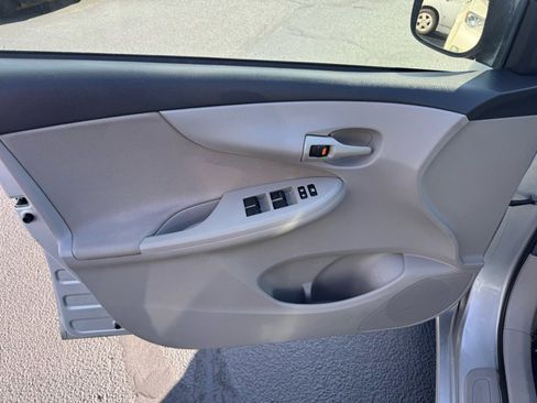 Used 2013 Toyota Corolla LE Special Edition image 12